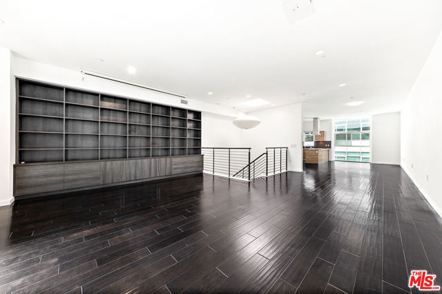 3119 Via Dolce, Marina del Rey CA: https://media.crmls.org/mediaz/0d22f6d5-a31c-471b-afec-0e6d2973dcf6.jpg