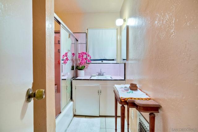 759 W 10Th Ave, Escondido CA: https://media.crmls.org/mediaz/0d22f6ff-a128-4545-9952-38e563223c1b.jpg
