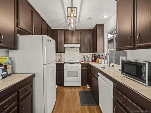 406 408 & 408B E Ave, Coronado CA: https://media.crmls.org/mediaz/0d23275d-99b5-4bcd-9e07-adc1501cf1b7.jpg