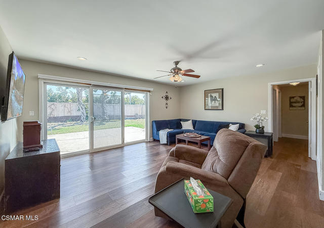 1878 Moore Street, Simi Valley CA: https://media.crmls.org/mediaz/0d237a9a-73b9-4e18-a31a-b3481e1a452c.jpg