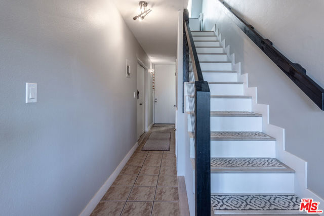 23901 Civic Center Way, Malibu CA: https://media.crmls.org/mediaz/0d24924f-765a-472b-9b07-c944fb3e8912.jpg