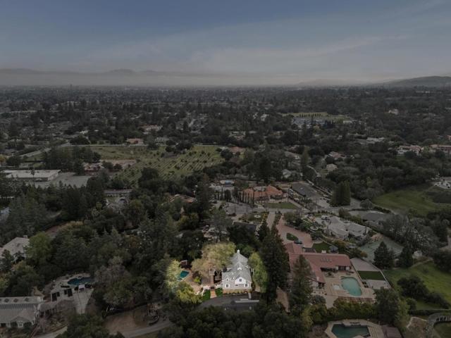 19050 Camino Barco, Saratoga CA: https://media.crmls.org/mediaz/0d24e1a5-190c-4747-8b0d-91e6cfe0bd85.jpg