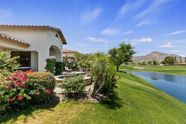 78920 Cabrillo Way Way, La Quinta CA: https://media.crmls.org/mediaz/0d253072-8517-43d5-a779-1752cb63e6df.jpg