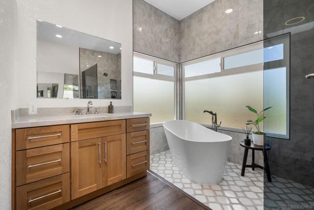 5150 Bristol Road, San Diego CA: https://media.crmls.org/mediaz/0d25963c-b148-48cd-b16e-e8aa27896823.jpg
