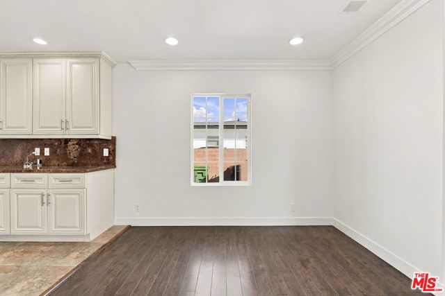 10551 Blucher Avenue photo 8