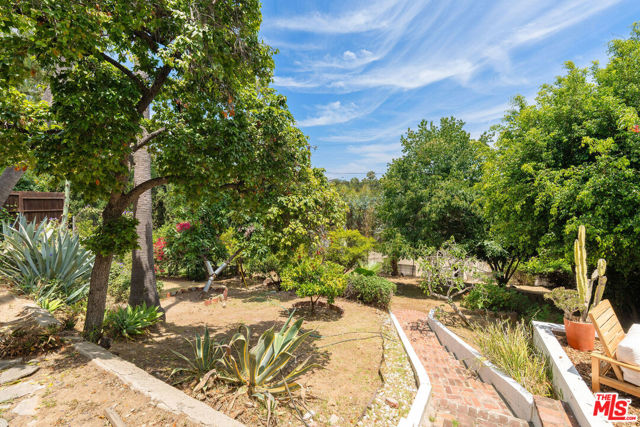 2004 Vine Street, Los Angeles CA: https://media.crmls.org/mediaz/0d2690e0-edda-4fd0-bd87-4be7810c504b.jpg