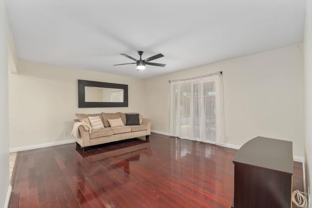 Detail Gallery Image 8 of 27 For 1250 N Ivy St, Escondido,  CA 92026 - 3 Beds | 1/1 Baths