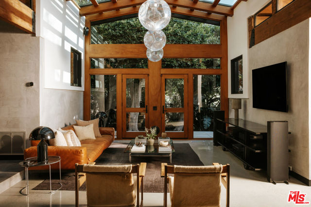5 Bed Home for Sale in Malibu, California