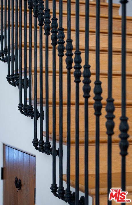 791 Nyes Place, Laguna Beach CA: https://media.crmls.org/mediaz/0d26d7b8-ca1f-4375-bb8f-0c25b82a5cc7.jpg