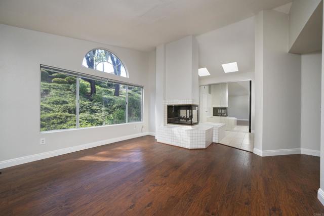 Detail Gallery Image 41 of 44 For 1688 Crystal Ridge Ct, Vista,  CA 92081 - 4 Beds | 2/1 Baths