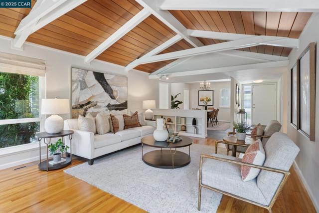 149 Rock Oak Court, Walnut Creek CA: https://media.crmls.org/mediaz/0d2741d4-1654-4598-b673-9bfb1d907c91.jpg