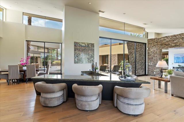 72 Royal Saint Georges Way, Rancho Mirage CA: https://media.crmls.org/mediaz/0d274c63-d47a-46aa-a0fa-3e39972d757d.jpg