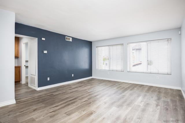 1386 E Madison Ave, El Cajon CA: https://media.crmls.org/mediaz/0d277785-1dcc-4955-94b7-54ad25148a2f.jpg