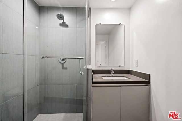 1515 Colby, Los Angeles CA: https://media.crmls.org/mediaz/0d283131-430b-4038-ae8b-6c66786de680.jpg