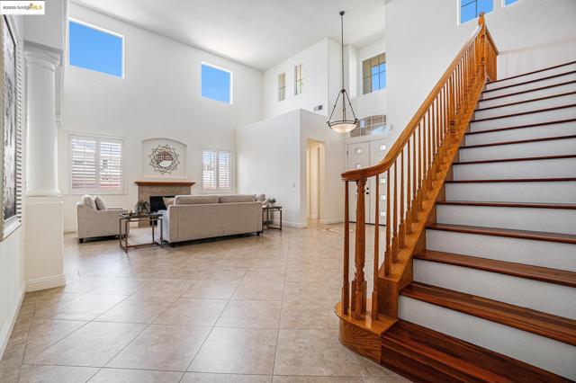 5235 Ramsdell Ct, Antioch CA: https://media.crmls.org/mediaz/0d287da9-d8ff-4d1f-9404-fdb5dd8774b8.jpg