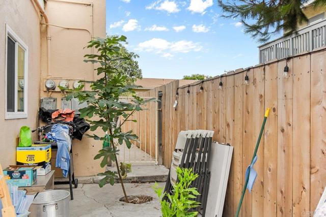 23 27 Alberta Court, San Diego CA: https://media.crmls.org/mediaz/0d2886e9-214d-430a-b80f-3a9545c63501.jpg
