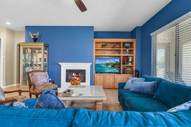 40259 Calle Cancun, Indio CA: https://media.crmls.org/mediaz/0d294684-6add-4a91-a00a-fb243464d037.jpg