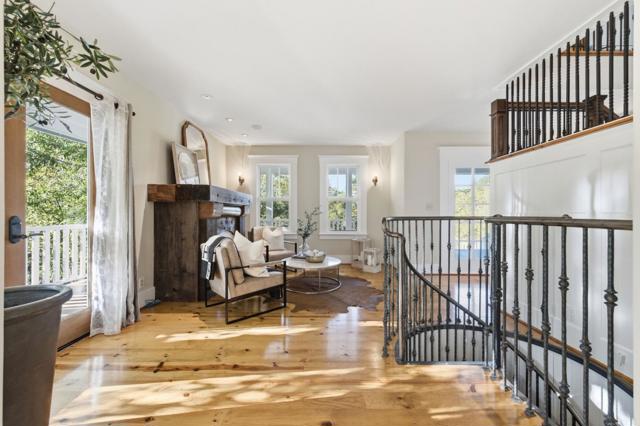 1353 Edgewood Road, Redwood City CA: https://media.crmls.org/mediaz/0d29a2fa-93e1-408c-babe-0874cc5325e0.jpg