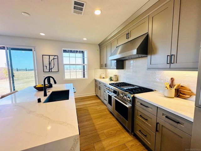 11324 Caminito Rodar, San Diego CA: https://media.crmls.org/mediaz/0d29a6e2-b90f-4f8a-a1cc-e6bb37e12b85.jpg