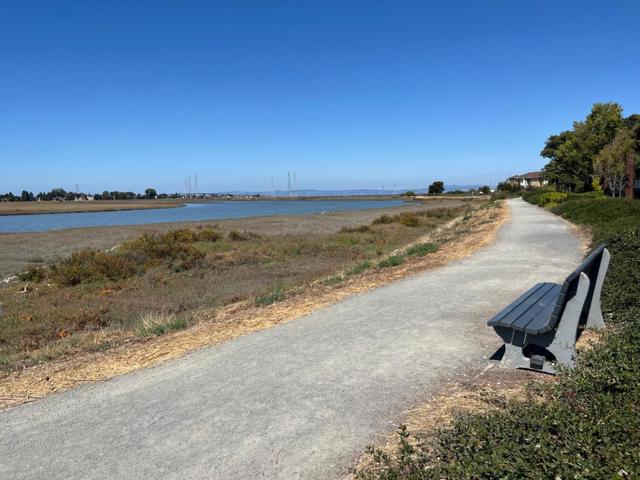 815 Portwalk Place, Redwood City CA: https://media.crmls.org/mediaz/0d2a7fef-114e-49a7-a4d1-d9a373b635f7.jpg