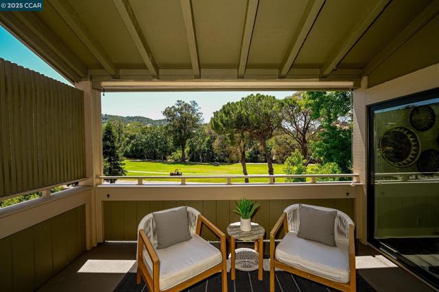600 Terra California Dr, Walnut Creek CA: https://media.crmls.org/mediaz/0d2bbee3-f7ed-4830-ad34-d0d96cb3ef91.jpg