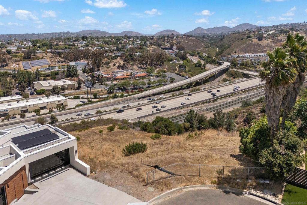 5665 Toyon Rd - photo 9