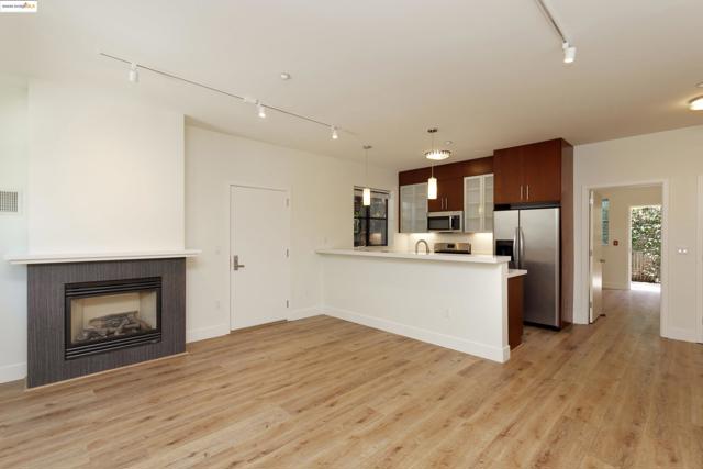 1565 32nd Street, Oakland CA: https://media.crmls.org/mediaz/0d2c06d9-9bb7-4499-9e5c-9c4e4510a747.jpg