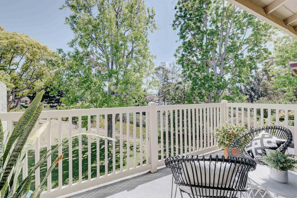 MLS #250035200SD image #17