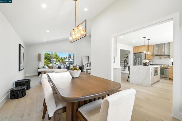31 Junewood Ct, Danville CA: https://media.crmls.org/mediaz/0d2cebc3-1000-49e5-8081-3d053ae0684f.jpg