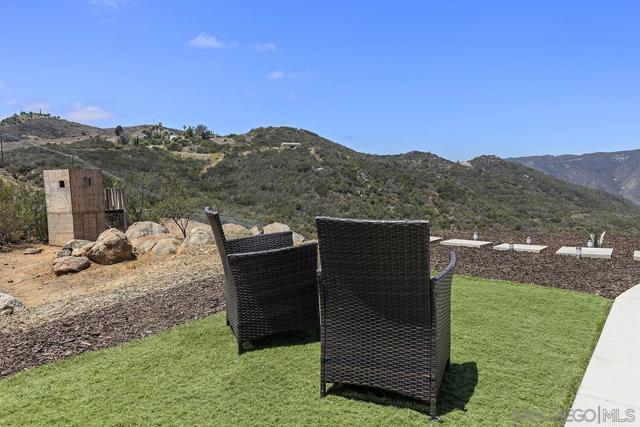 4027 Sumac Summit, Fallbrook CA: https://media.crmls.org/mediaz/0d2e02a4-24ae-41ab-b601-33cf0173643e.jpg