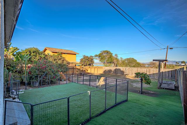 Detail Gallery Image 24 of 27 For 425 8th St, Imperial Beach,  CA 91932 - 3 Beds | 2 Baths