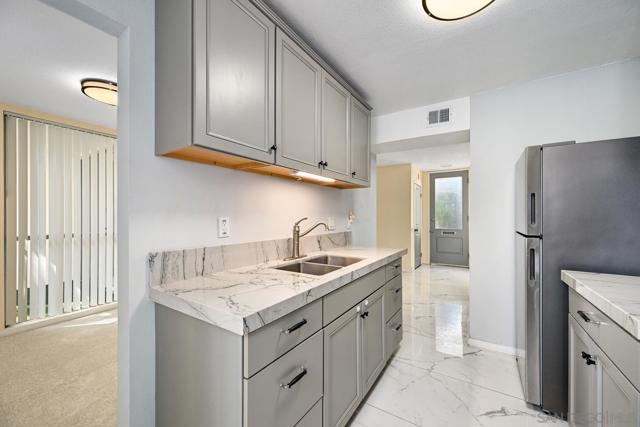 4881 Collwood Blvd, San Diego CA: https://media.crmls.org/mediaz/0d2e1b6e-3250-4d27-a30f-296223b12eb2.jpg