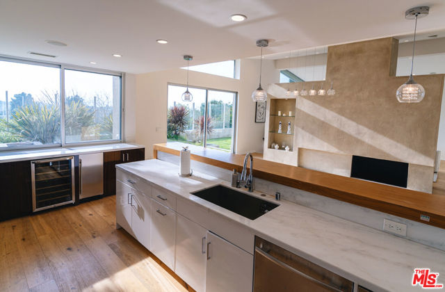 3423 Scadlock Lane, Sherman Oaks CA: https://media.crmls.org/mediaz/0d2e3d1c-f469-4d1b-ac23-cf0b16ec88cf.jpg