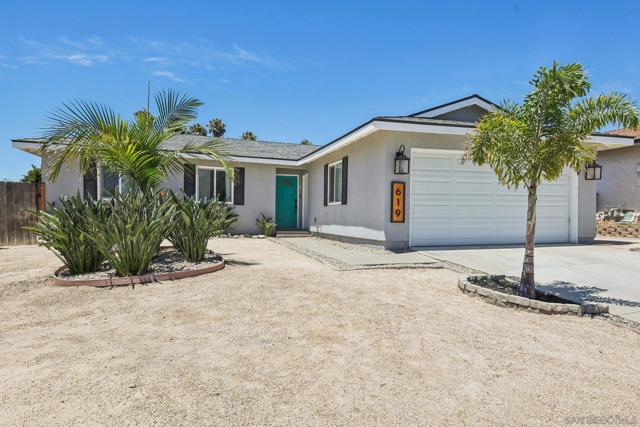 619 Parker St, Oceanside CA: https://media.crmls.org/mediaz/0d2e6887-36b8-4922-b6b6-1c3f98318564.jpg