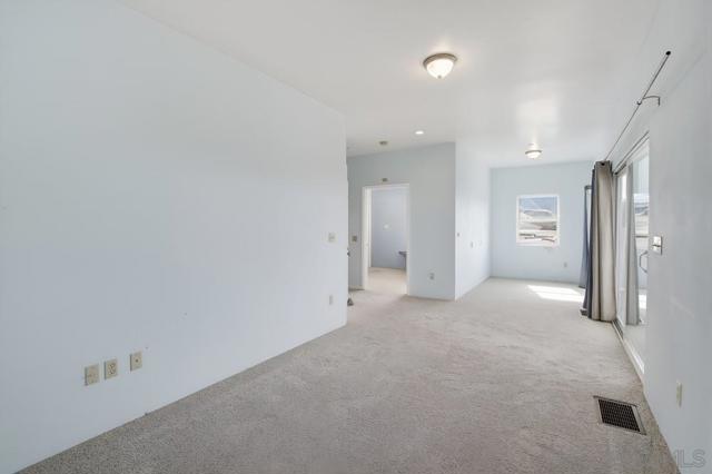 131 Scenic Dr, El Cajon CA: https://media.crmls.org/mediaz/0d2e7889-d4a3-48ba-a259-390ef74a826f.jpg