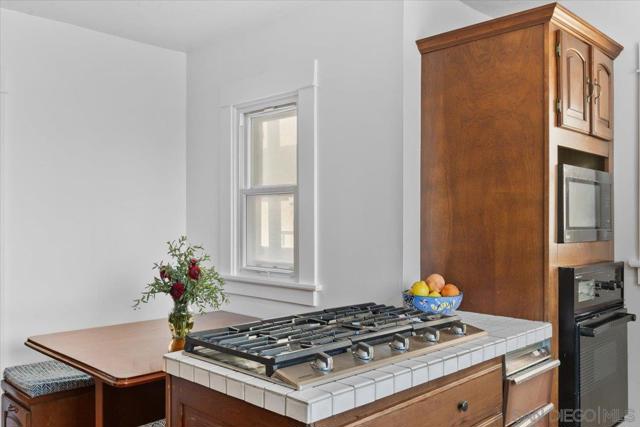 3031 Ibsen St, San Diego CA: https://media.crmls.org/mediaz/0d2f156a-31a4-49e3-b5a4-727f666abfd2.jpg