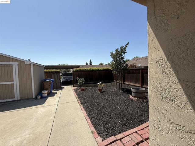 916 VILLA TERRACE, Brentwood CA: https://media.crmls.org/mediaz/0d2f8d37-01a6-44b0-93be-624bd6d962dd.jpg