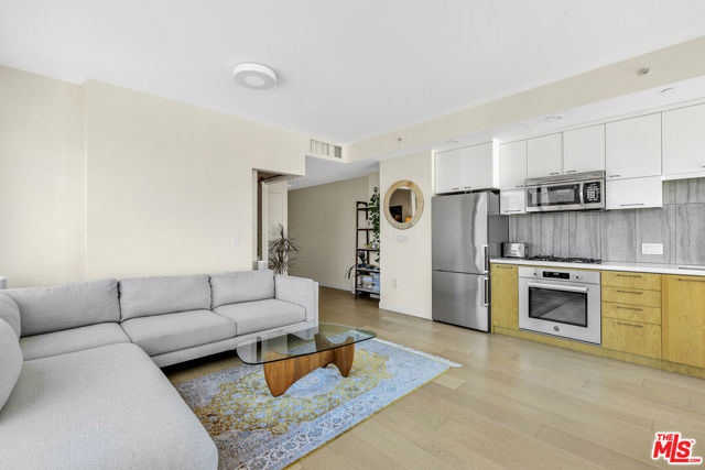 400 S Broadway, Los Angeles CA: https://media.crmls.org/mediaz/0d2ff0cf-9133-454f-a1c3-1b1d3b18a9fb.jpg