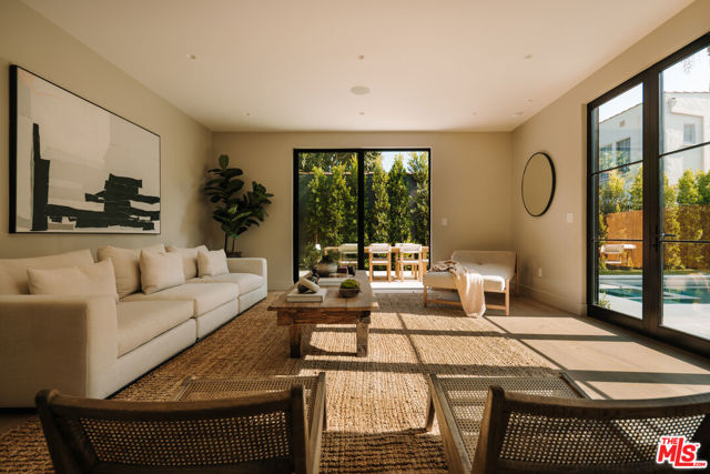 446 N Croft Avenue, Los Angeles CA: https://media.crmls.org/mediaz/0d3013bf-05ca-4684-b82e-a4857be53f4d.jpg