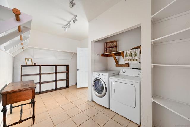 2344 Warmlands Ave, Vista CA: https://media.crmls.org/mediaz/0d30757f-aa00-446e-869e-588bd4423189.jpg