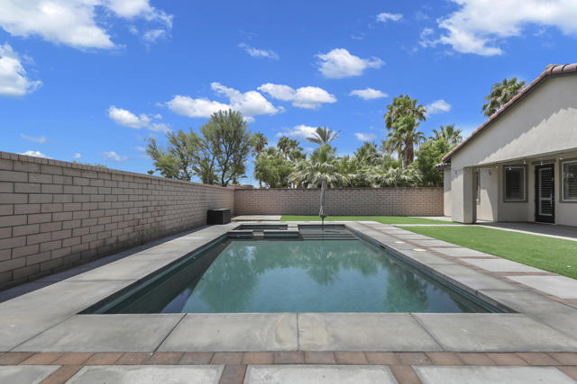 40632 Firenze Court, Indio CA: https://media.crmls.org/mediaz/0d3099df-bef2-4d37-a79b-f3f2f74396bc.jpg