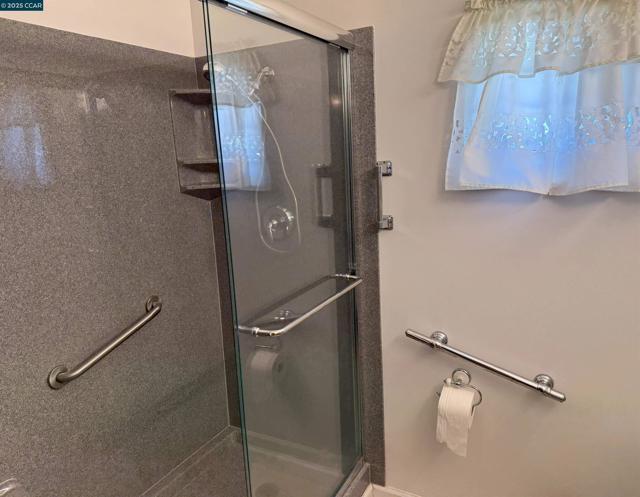 1679 Sarah Dr, Pinole CA: https://media.crmls.org/mediaz/0d3110d9-d46a-4798-bc78-ae41cc73a767.jpg