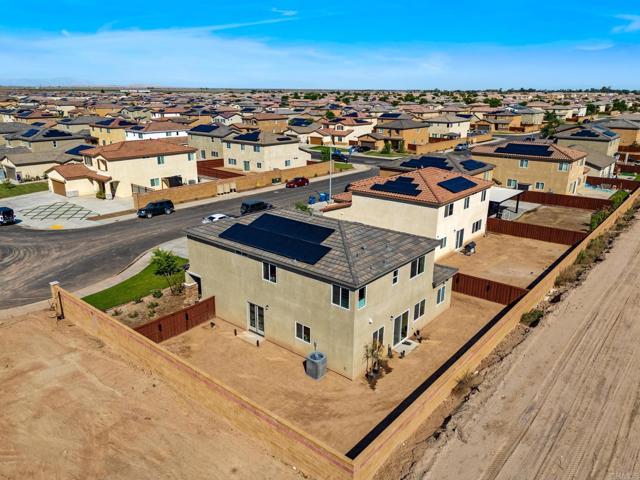 2504 Vista Del Mar Lane, Imperial CA: https://media.crmls.org/mediaz/0d3211fc-b950-401e-a358-4fc8f7cd10c7.jpg