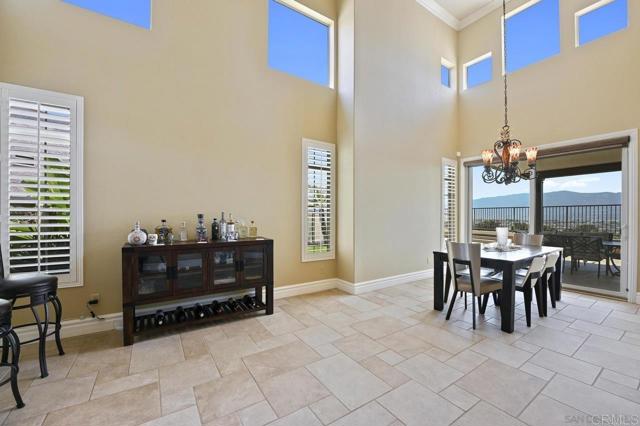 Detail Gallery Image 5 of 35 For 1035 Park Meadows Rd, Chula Vista,  CA 91915 - 3 Beds | 2/1 Baths