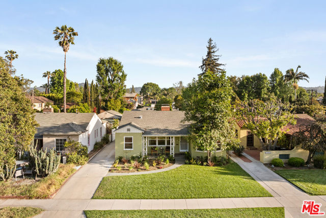 11536 Otsego Street, Valley Village CA: https://media.crmls.org/mediaz/0d324ca7-cfb6-4b00-b038-fb0a09791577.jpg