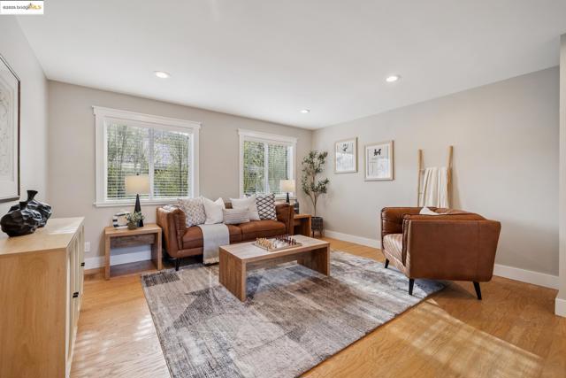 1417 Richmond St, El Cerrito CA: https://media.crmls.org/mediaz/0d327716-b7a7-4b40-b6d9-9a43b9629442.jpg