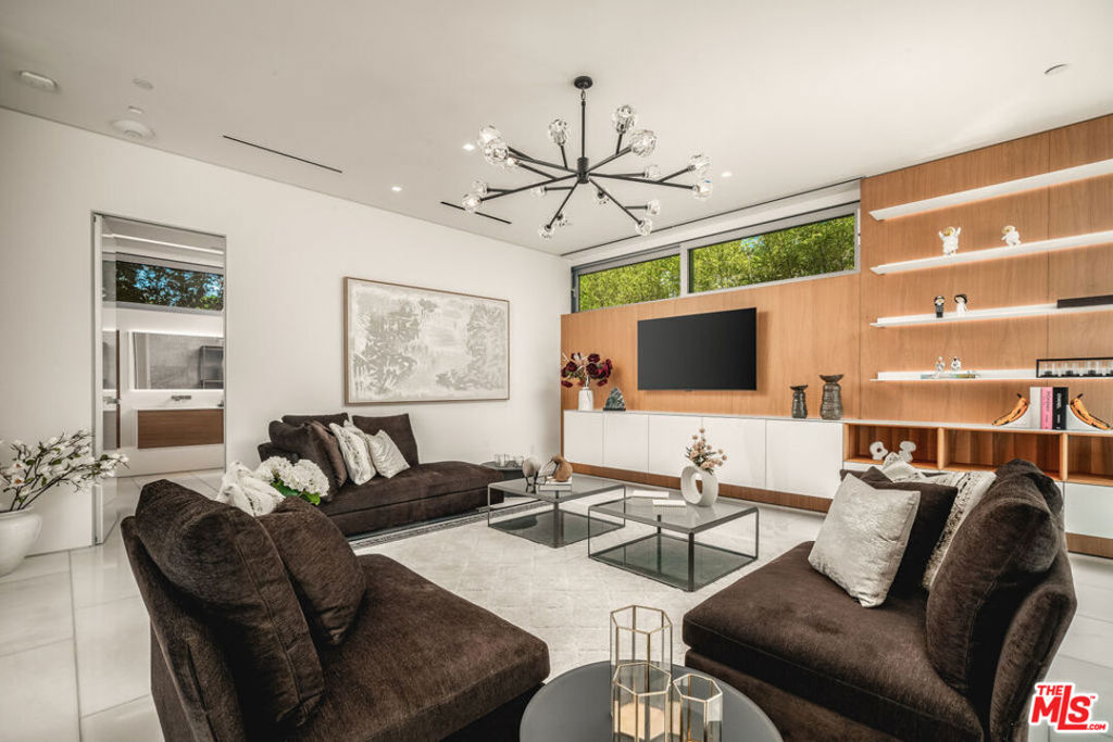 MLS #25575239 img 18