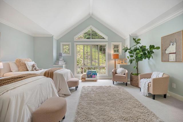 107 Knockash, San Francisco CA: https://media.crmls.org/mediaz/0d335222-3d58-4ffa-b99a-927c2beab10a.jpg