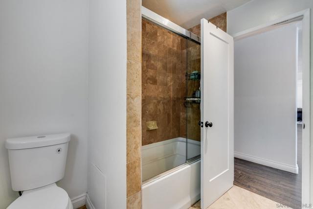 1271 Via Sendero, Escondido CA: https://media.crmls.org/mediaz/0d33e95c-0c6c-4ef5-bfcd-833c66689d9b.jpg