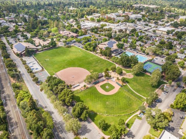 21 Willow Road, Menlo Park CA: https://media.crmls.org/mediaz/0d34047a-47a1-4d04-b7f6-5281b6044c2e.jpg